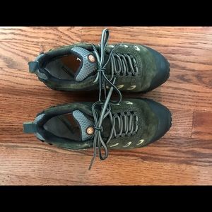 Merrellhiking shoes